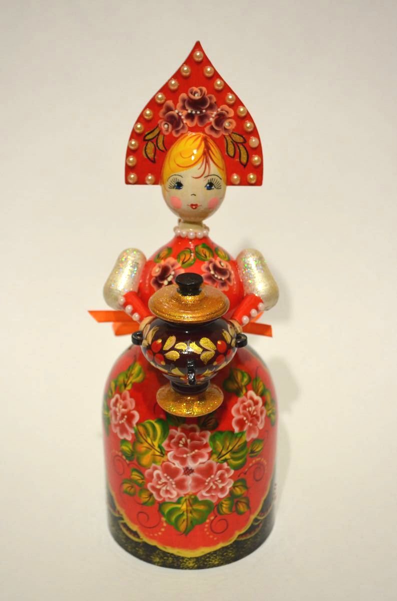 Русская красавица с самоваром
