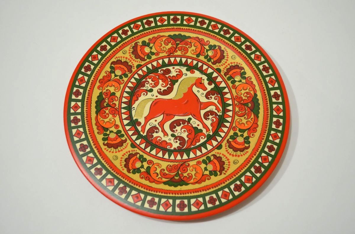 Блюдо "Красный конь"